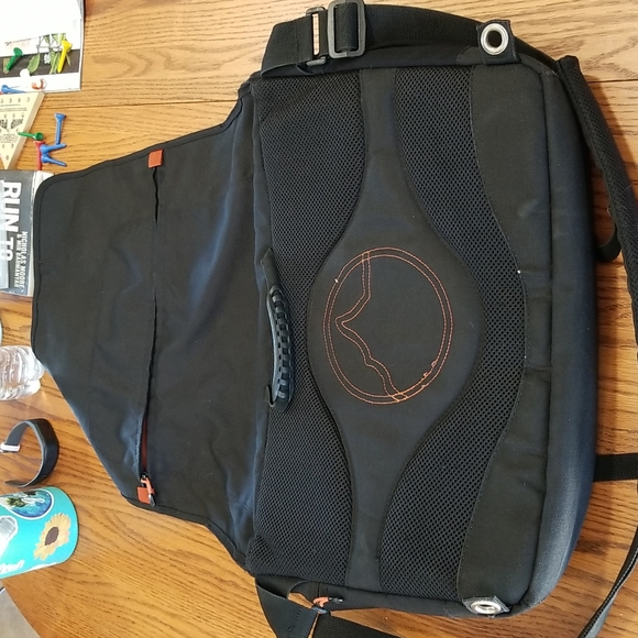 Lowepro messenger bag - Picture 7 of 8